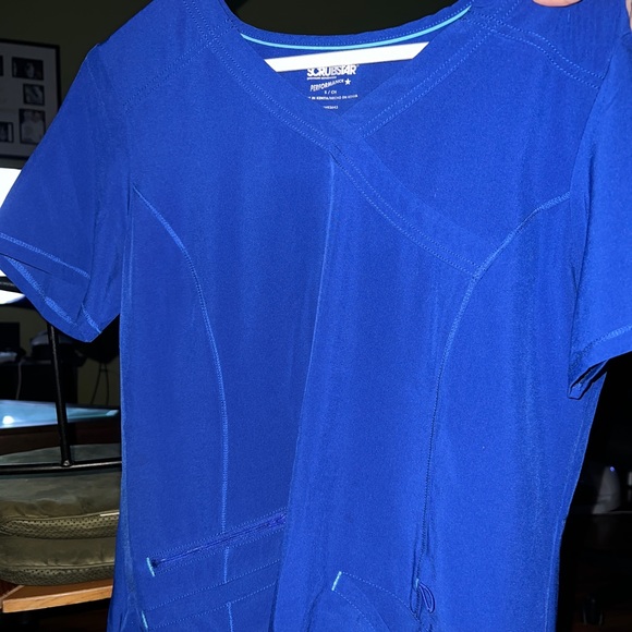 Scrub Top & Pants - Picture 2 of 5